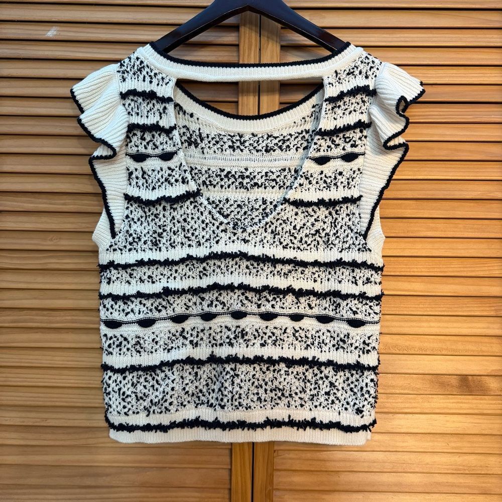 Anthropologie Black and White Textured sweater size medium - Picture 4 of 6